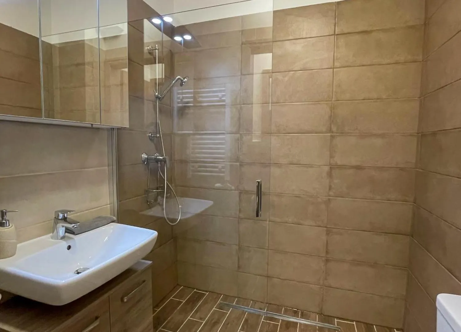 Mira Apartman - Hostaid Budapest