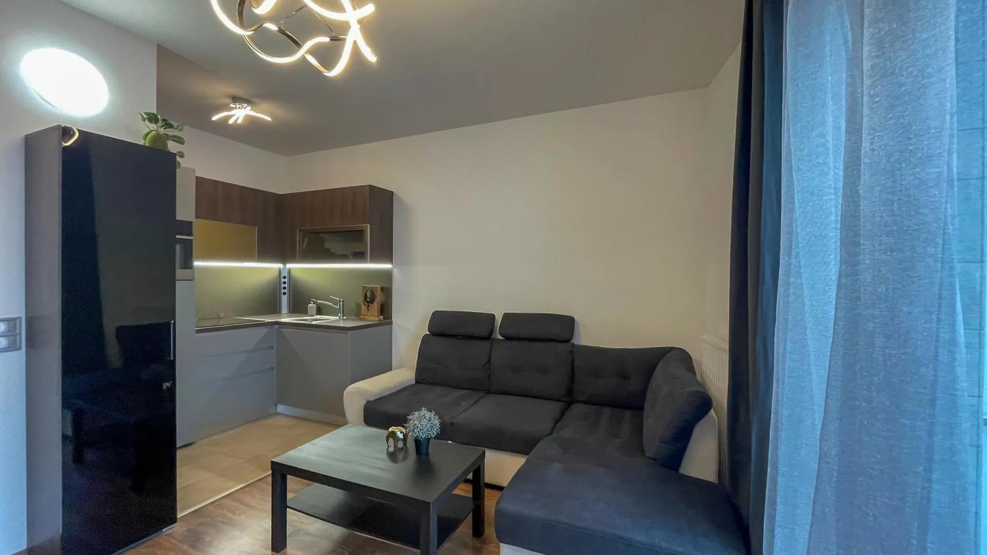 Apartment Mira Apartman - Hostaid Budapest Hungary